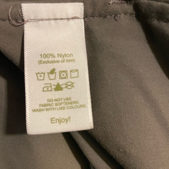 Tilley Endurables dark khaki trousers convert to cropped - Picture 7 of 7